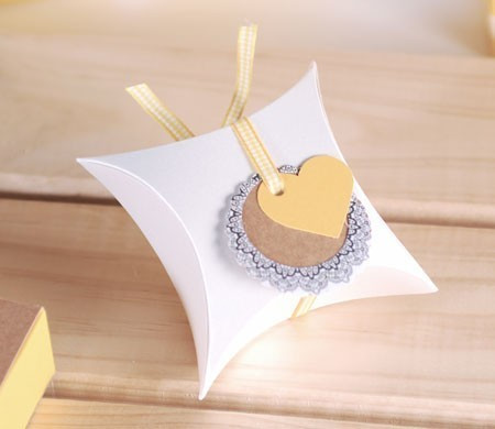 Caja Regalo con Cinta y Corazón