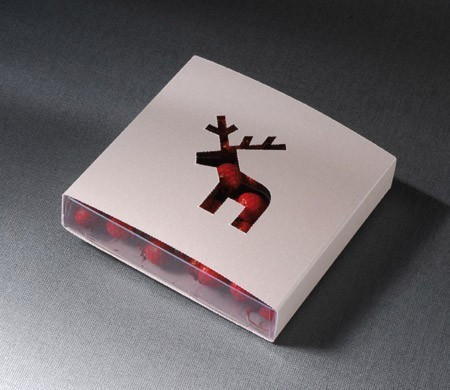 Caja troquelada con figura de reno