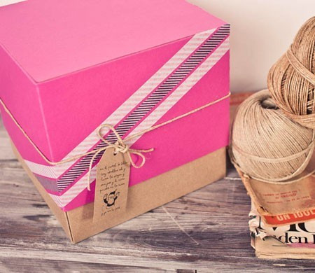 Caja Regalo Rosa con Cordón Kraft