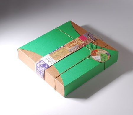 Caja Vintage con Faja y Lazo de Raso
