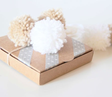 Cajita Decorada con Pompones