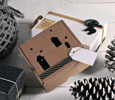 Cajita de Envíos Cuadrada con Vinilo Decorativo