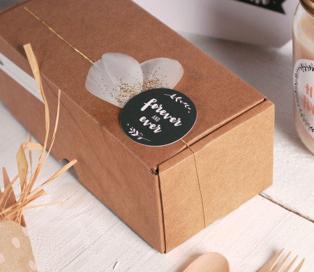 Caja Regalo con Plumas, para San Valentín Caja Regalo con Plumas, para San Valentín