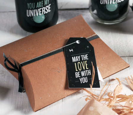 Caja regalo con decoración...