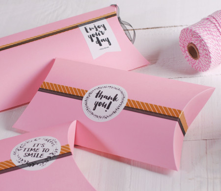 Caja romántica decorada con...