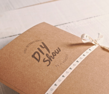 Carpeta de Cartón con Logo Impreso