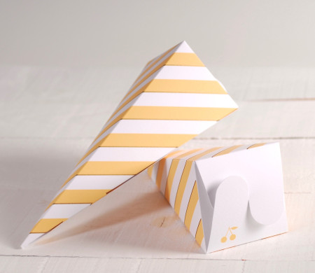 Caja cucurucho decorada