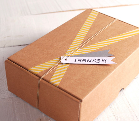 Caja Kraft con Rayas Amarillas ¡Incluye Complementos!