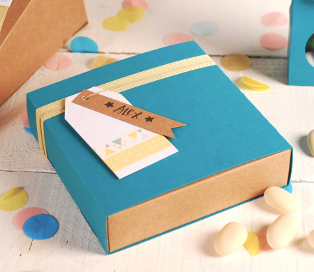 Caja cuadrada para peladillas