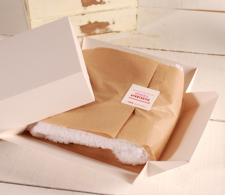 Caja para ropa sostenible