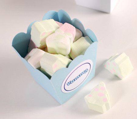 Caja con bordes redondos para dulces