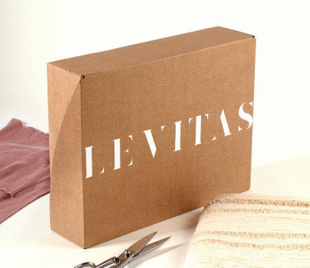 Caja de ropa para envío cartón kraft