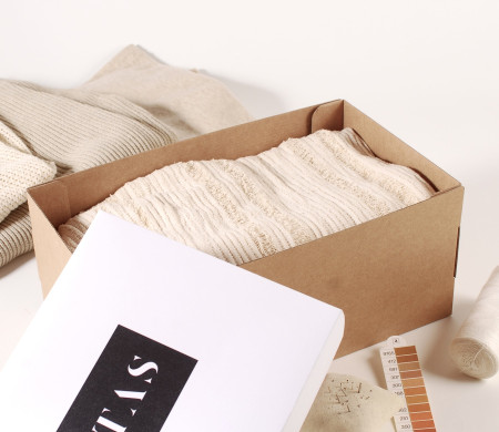 Caja de cartón kraft para zapatos, ropa o complementos Caja de cartón kraft para zapatos, ropa o complementos