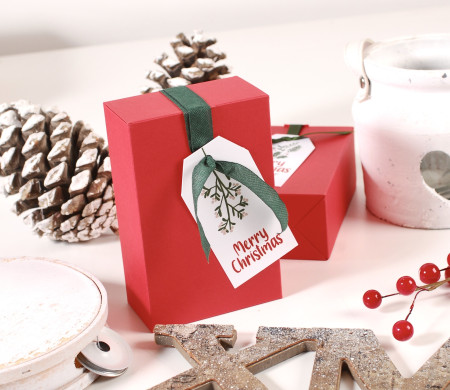 Caja de regalo con cinta para Navidad Caja de regalo con cinta para Navidad