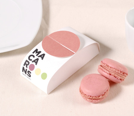 Caja impresa para dos macarons.