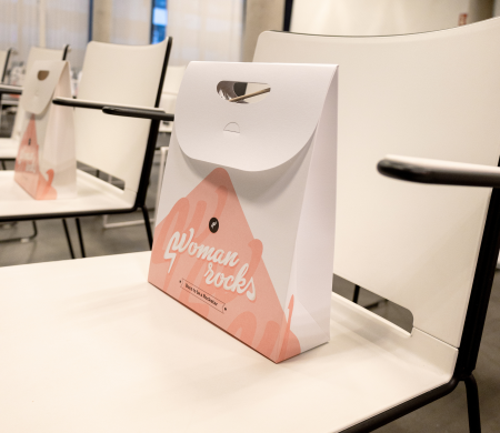 Caja regalo de cartón para eventos