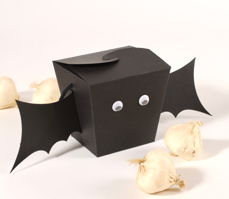 Caja murciélago para llevar chuches en Halloween