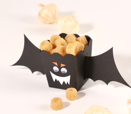 Caja de palomitas decorada como monstruo de Halloween