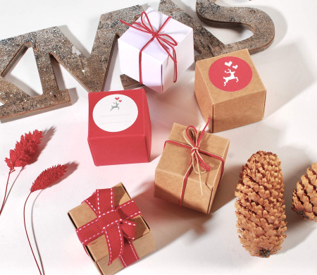 Cajita cubo para detalles navideños Cajita cubo para detalles navideños