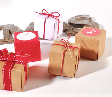 Cajita cubo para detalles navideños Cajita cubo para detalles navideños