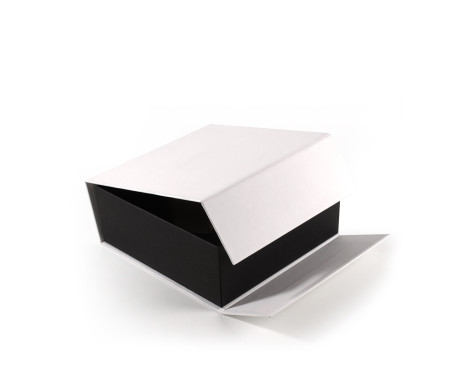 Caja cuadrada de cartón forrada automontable