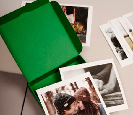 Caja verde para polaroids