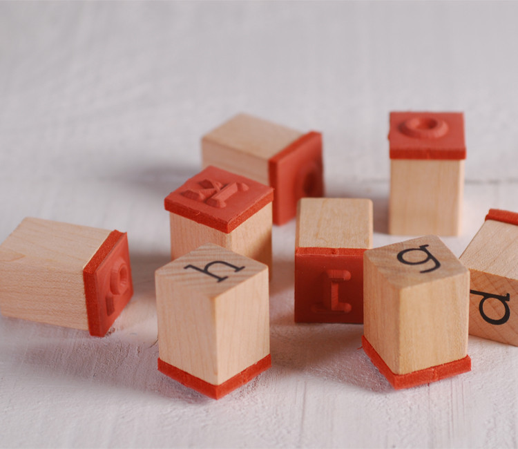Kit de Sellos de Madera con Letras