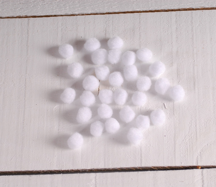 Pompones Blancos o Negros