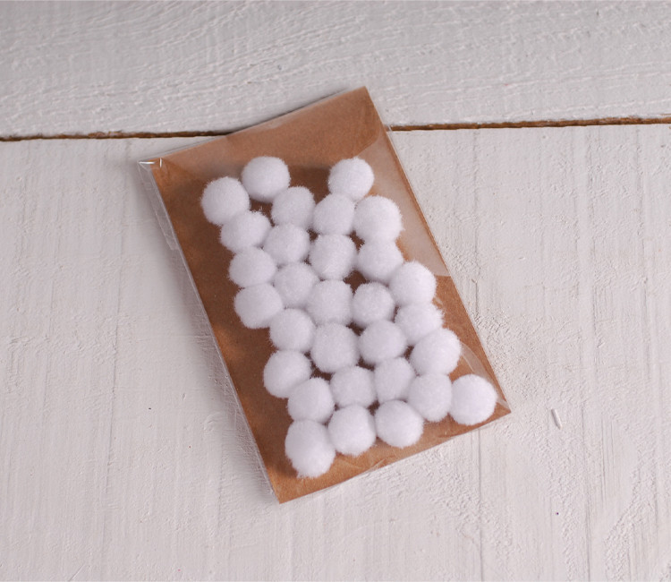 Pompones Blancos o Negros
