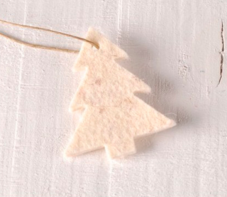 Abeto de fieltro para regalos de Navidad