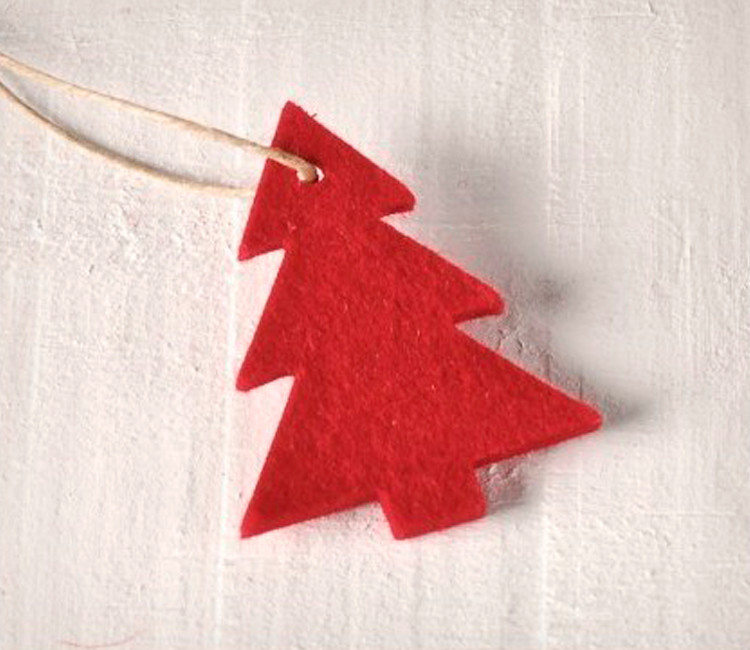 Abeto de fieltro para regalos de Navidad