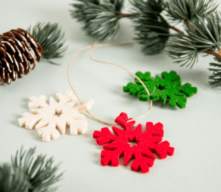 Copo de nieve de fieltro, para decorar regalos