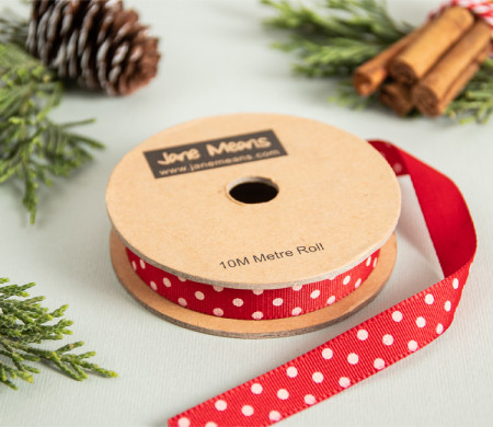 Cinta grosgrain a topos blancos para decorar regalos