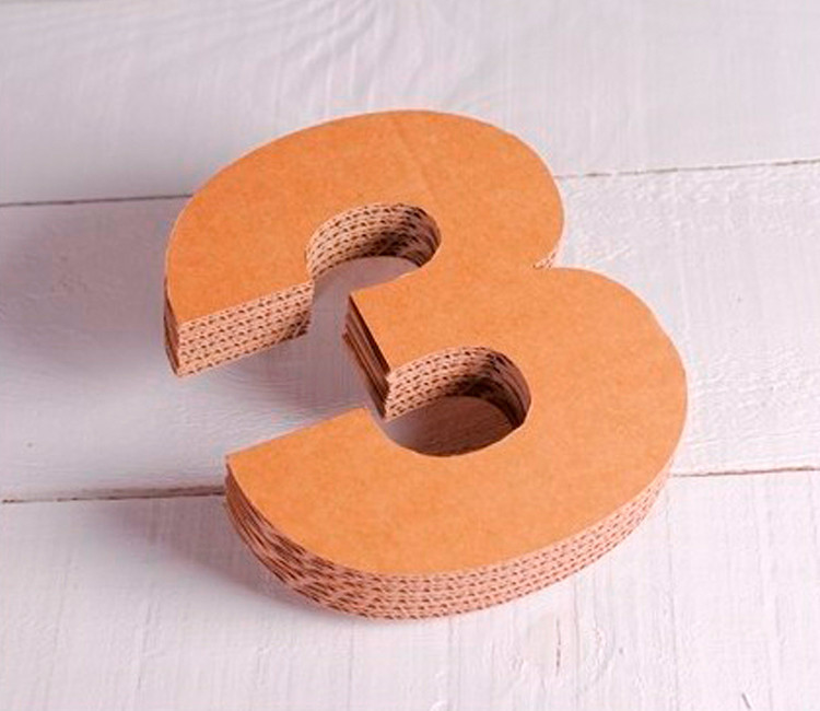 Números de cartón decorativos