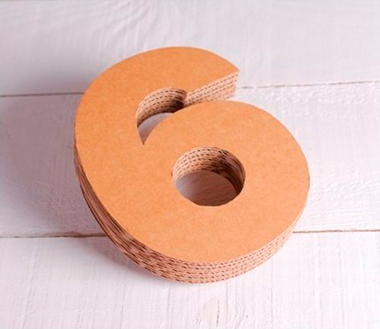 Números de cartón decorativos