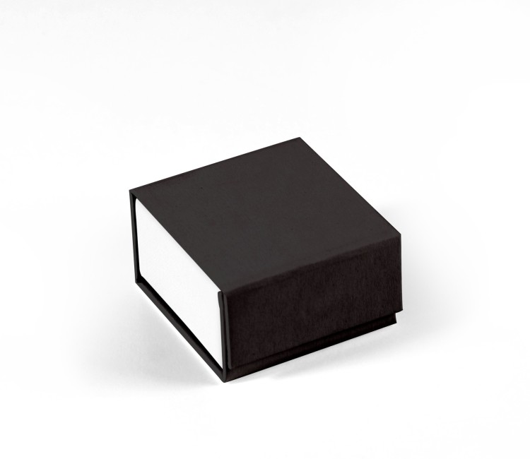 Caja forrada con cubeta rígida para pequeños objetos Caja forrada con cubeta rígida para pequeños objetos