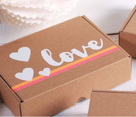 Vinilo decorativo impreso "Love is in the Air"