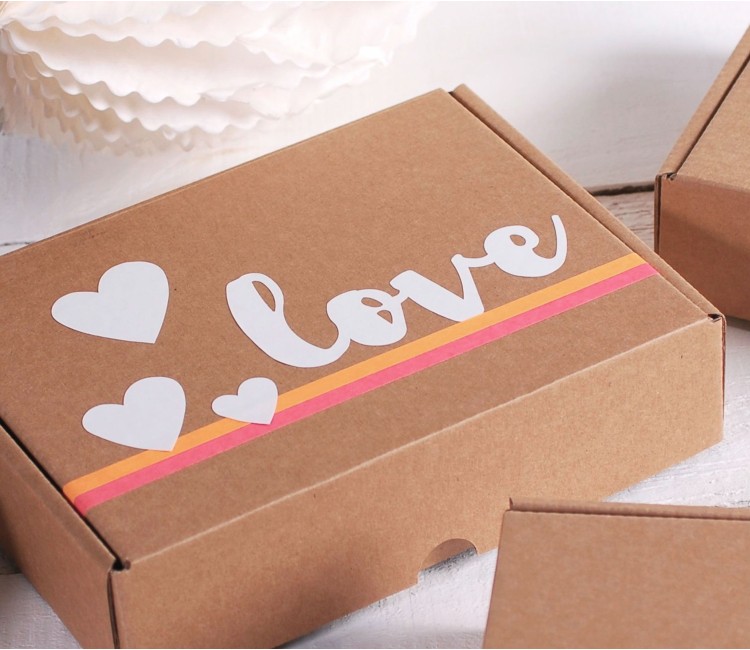 Vinilo decorativo impreso "Love is in the Air"