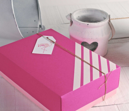 Caja con Etiqueta Impresa con Flamenco