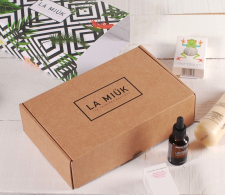 Caja de envíos para cosmética