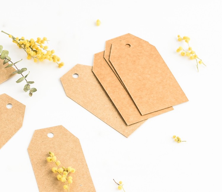 Etiquetas lisas para personalizar tus regalos