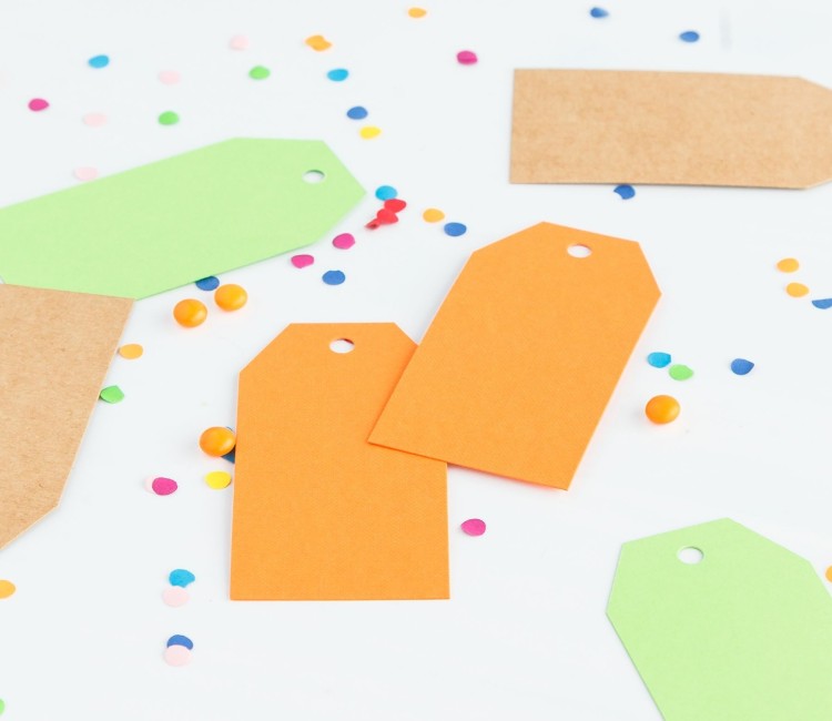 Etiquetas lisas para personalizar tus regalos
