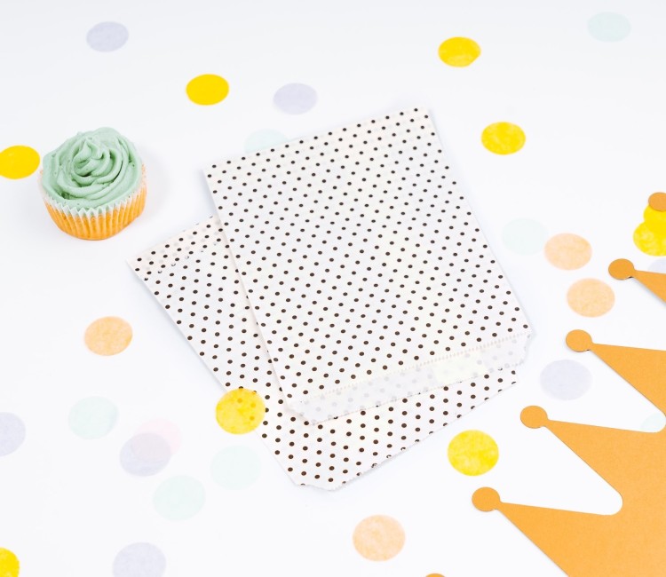 Bolsitas de Papel Blancas con Topos Negros Bolsitas de Papel Blancas con Topos Negros
