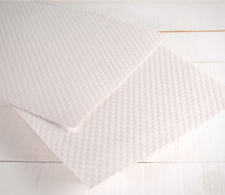 Papel con Gofrado en Forma de Corazones