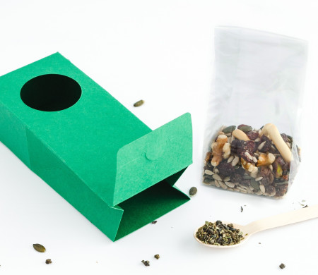Caja con ventana para alimentación