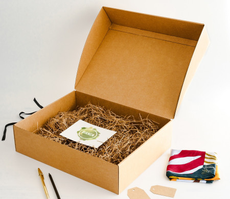 Caja de envíos premium muy grande, resistente y de lineas modernas
