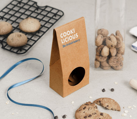 Caja con ventana para alimentación