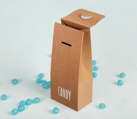 Caja con ventana para alimentación
