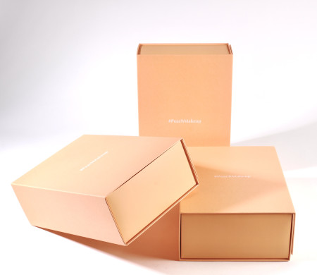 Caja forrada con base...