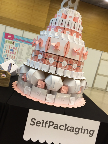 Pastel de cartón BCN & Cake SelfPackaging
